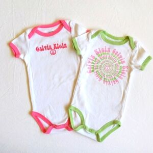 calvin klein 2-pack hippie peace sign ringer style bodysuit diaper shirts 6 mo